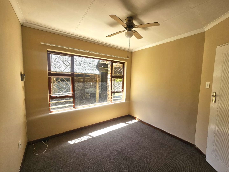 3 Bedroom Property for Sale in Pentagon Park Free State